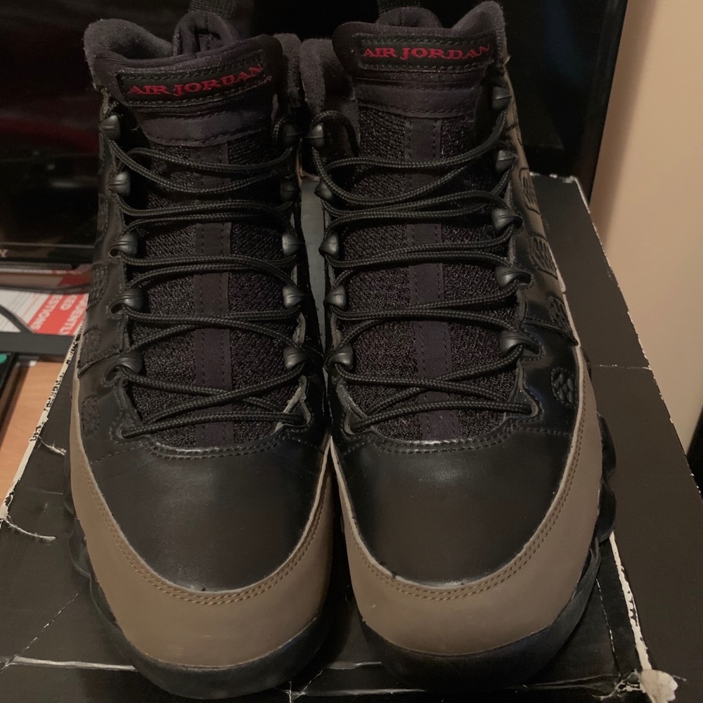 2012 Air Jordan retro 9 (olive) size 8 men’s